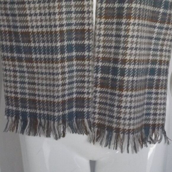 Wooly scarf, 8 x 56, Plaid w/Houndstooth, Fringe, Off-white, Gray, brown - Picture 6 of 6
